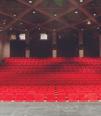 סיור מאחורי הקלעים