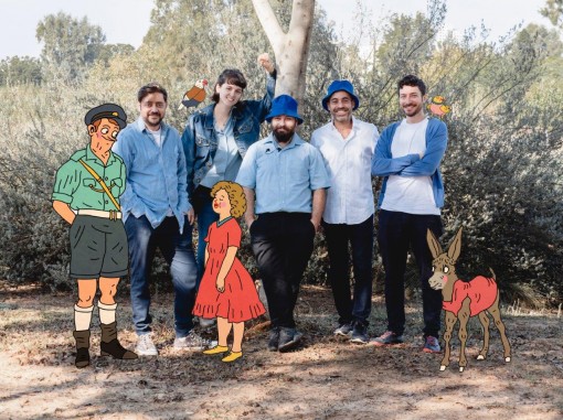 חברי מגש הקצב בחברת דמויות מצוירות