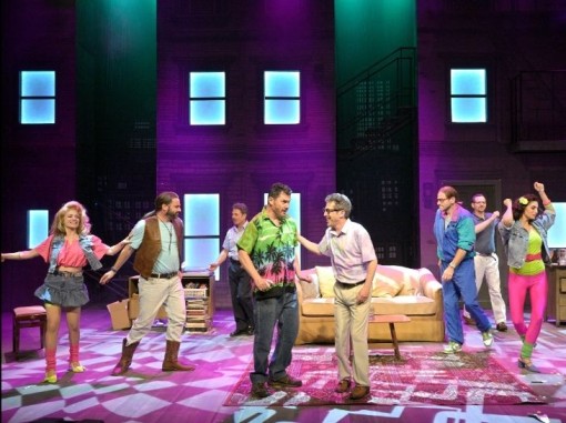 רוקדים ושרים על הבמה