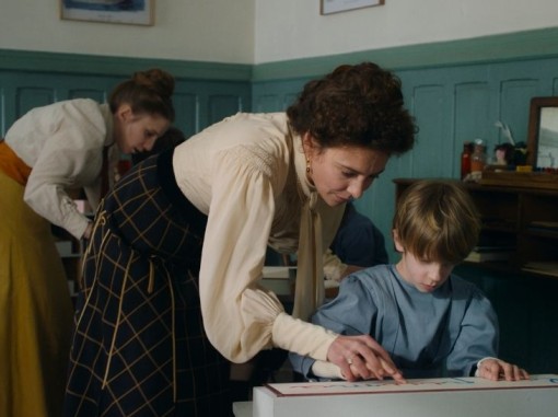 דמותה של מונטסרי עם תלמיד