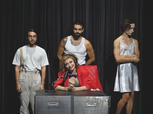 סצנה מתוך ההצגה