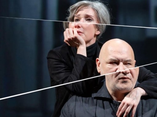 תקריב פני השחקנים המשתתפים