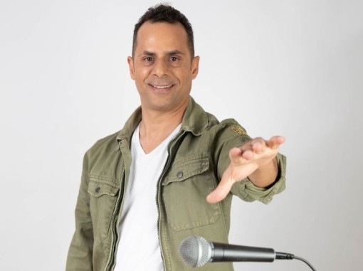 הסטנדאפיסט אמירם טובים