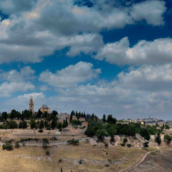 Jerusalem Artists Circle: A Common Thread