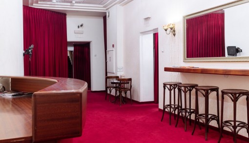 אכסדרת אולם עוזי וכסלר