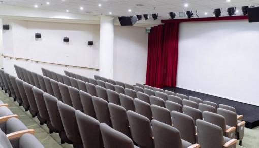 Picture of the hall without an audience